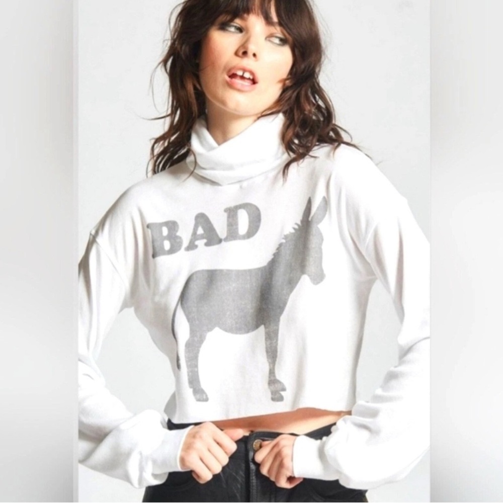 NWOT Odd People “Bad Ass” White Graphic Cropped Lightweight Sweatshirt
